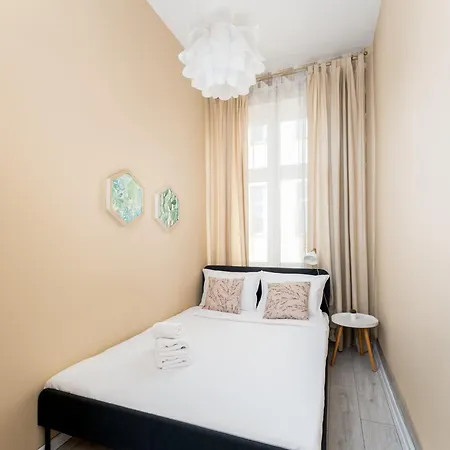 Main Square Homely Apartman *